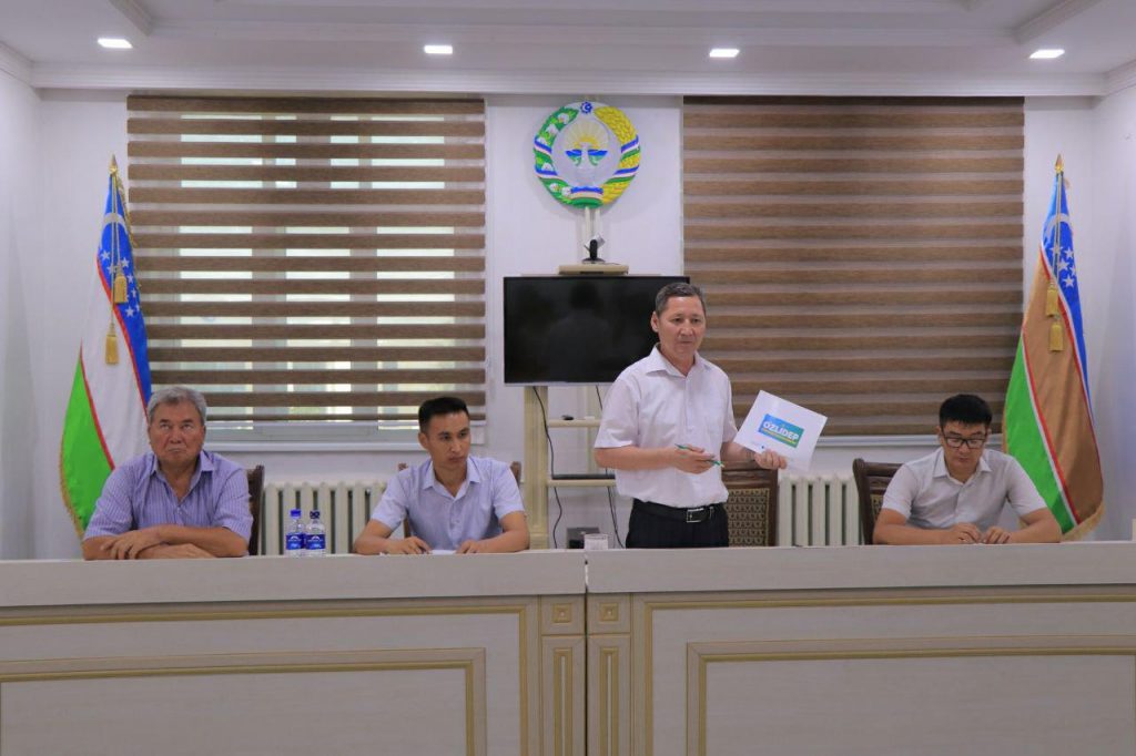 Partiya belsendileri bolǵan jaslar menen ushırasıwı