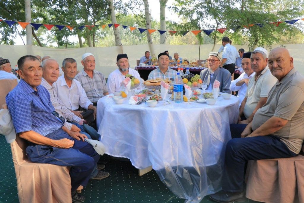 Nuranıylar bayramda ushırastı