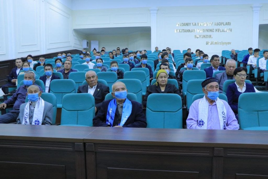 Saylawshılar menen ushırasıwı ótkerildi.