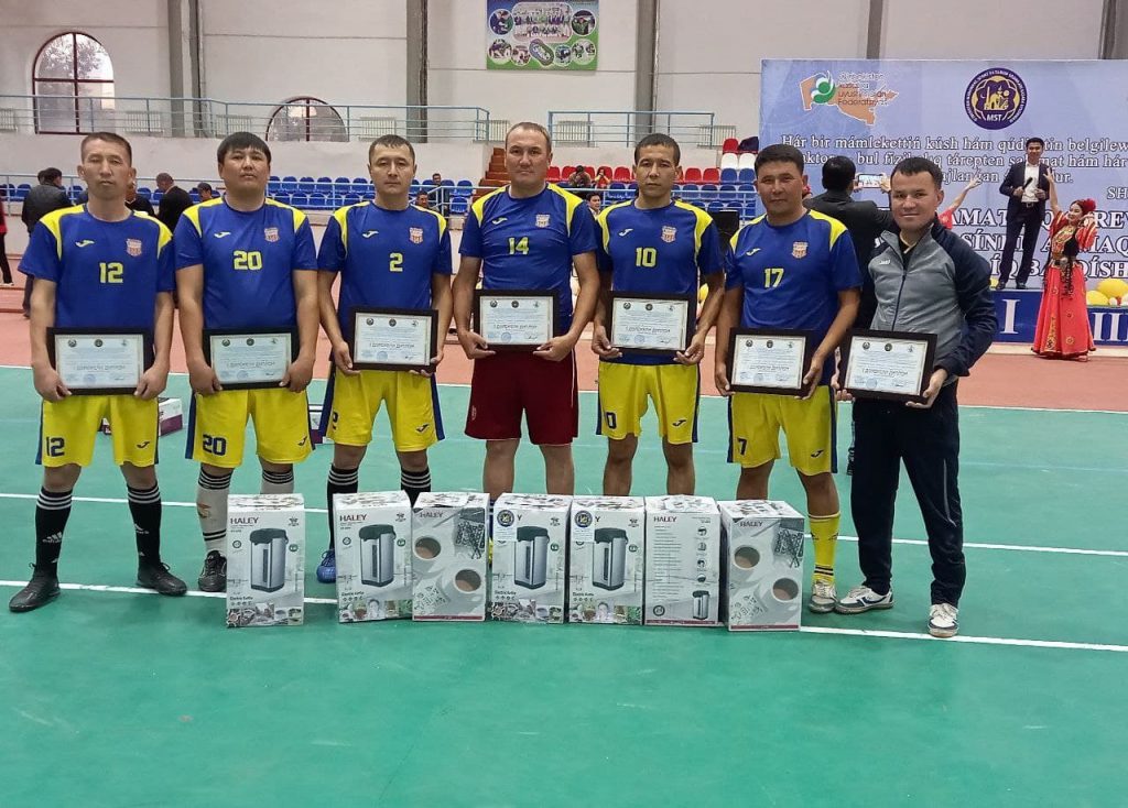 Kishi futbol boyınsha birinshi