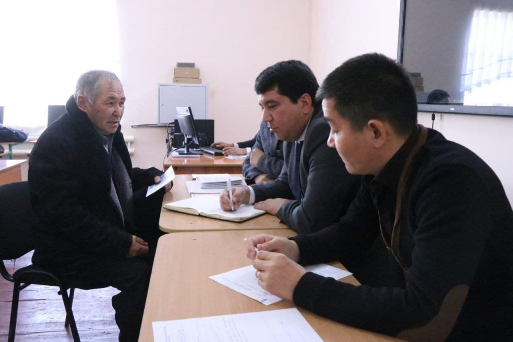 Eki awılda kóshpeli qabıllaw