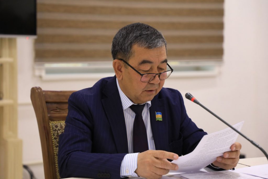 Халық депутатлары Тахтакөпир районлық Кеңесиниң гезектеги алпыс төртинши сессиясы болып өтти.