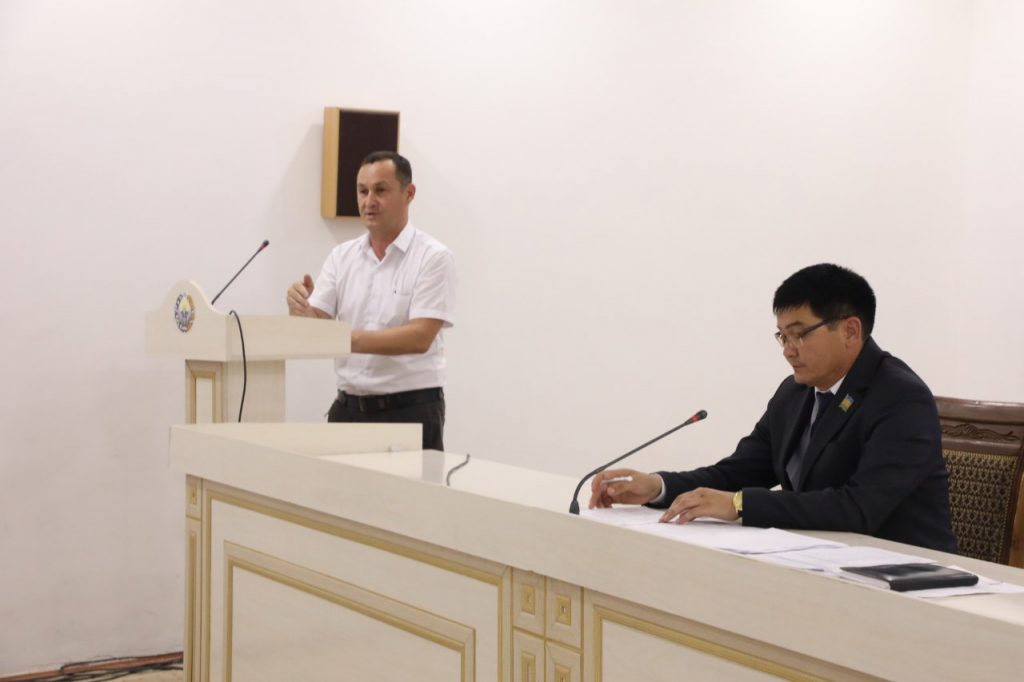 Халық депутатлары Тахтакөпир районлық Кеңесиниң гезектеги алпыс бесинши сессиясы болып өтти.