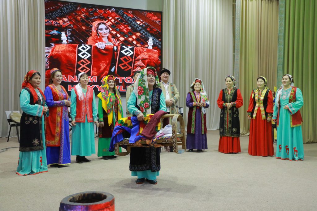 “Onam aytgan allalar” va “Onalar qo‘shiq aytganda” mavzularida ma’naviy-ma’rifiy tadbir tashkil etildi
