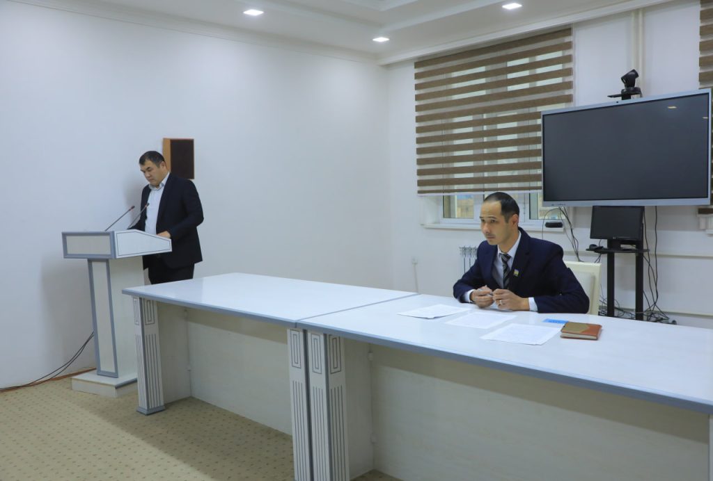 Búgin Taxtakópir rayonı hákimliginiń májilisler zalında Xalıq deputatları Taxtakópir rayonlıq Keńesiniń gezektegi jetinshi sessiyası bolıp ótti.